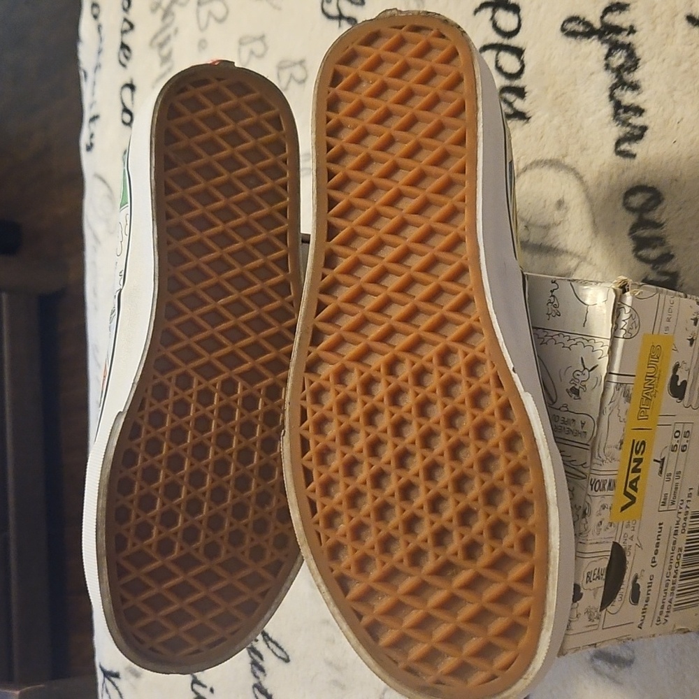 Authentic VansXPeanuts - Picture 2 of 4
